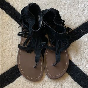 Minnetonka Malaya Tassel Fringe Ankle Strap Sandal